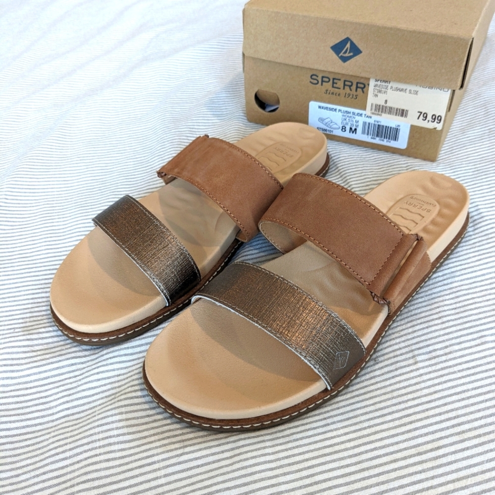 NWOT SPERRY Waveside Sandals